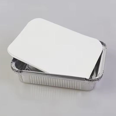 Dörtgen tek kullanımlık alüminyum folyo kapaklı yemek kabı. Restoran gezileri, yemek tedbirleri ve yemek hazırlığı için mükemmel.